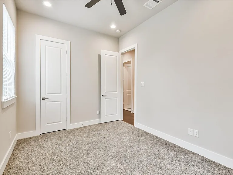 810 Mansfield St — Photo 39