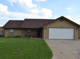 1809 E 26th Ave, Hutchinson, KS 67502