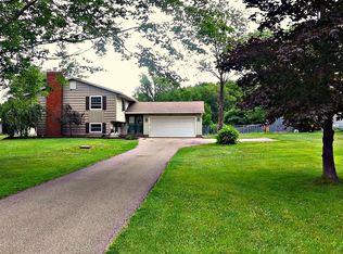 2765 McMackin Rd, Madison, OH 44057