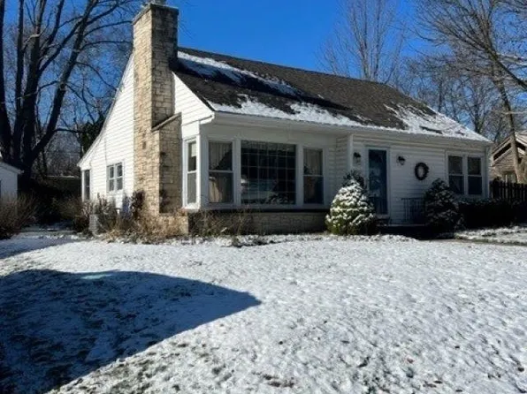 W62N345 Hanover Ave, Cedarburg, WI 53012