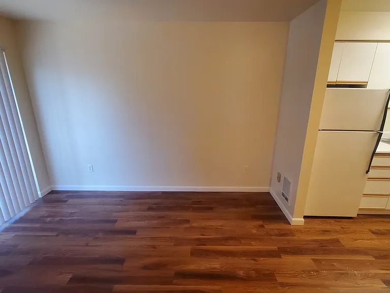 Lee Court Apartments — Photo 10