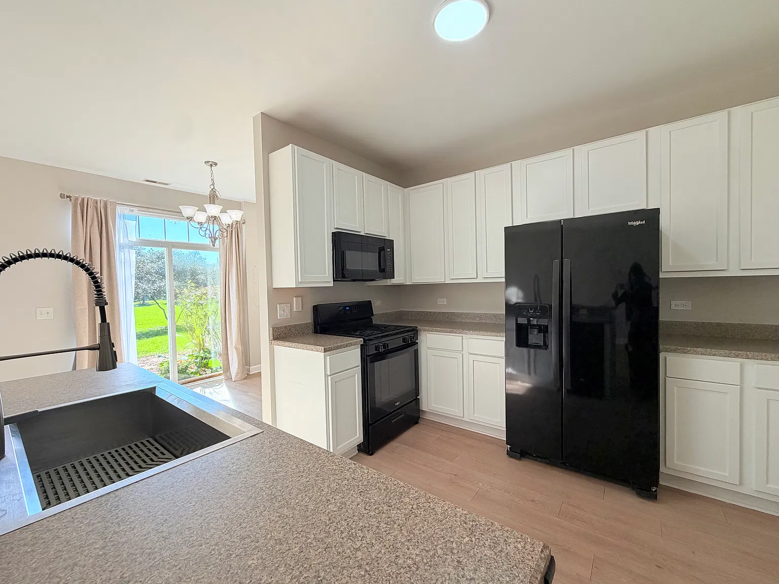 2 bed, 1535 sqft, $2,650 — Photo 4