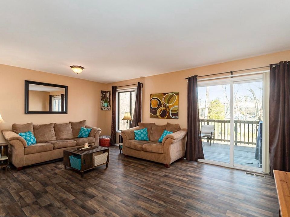 1st image of 2834 Cambridge Dr #2-3