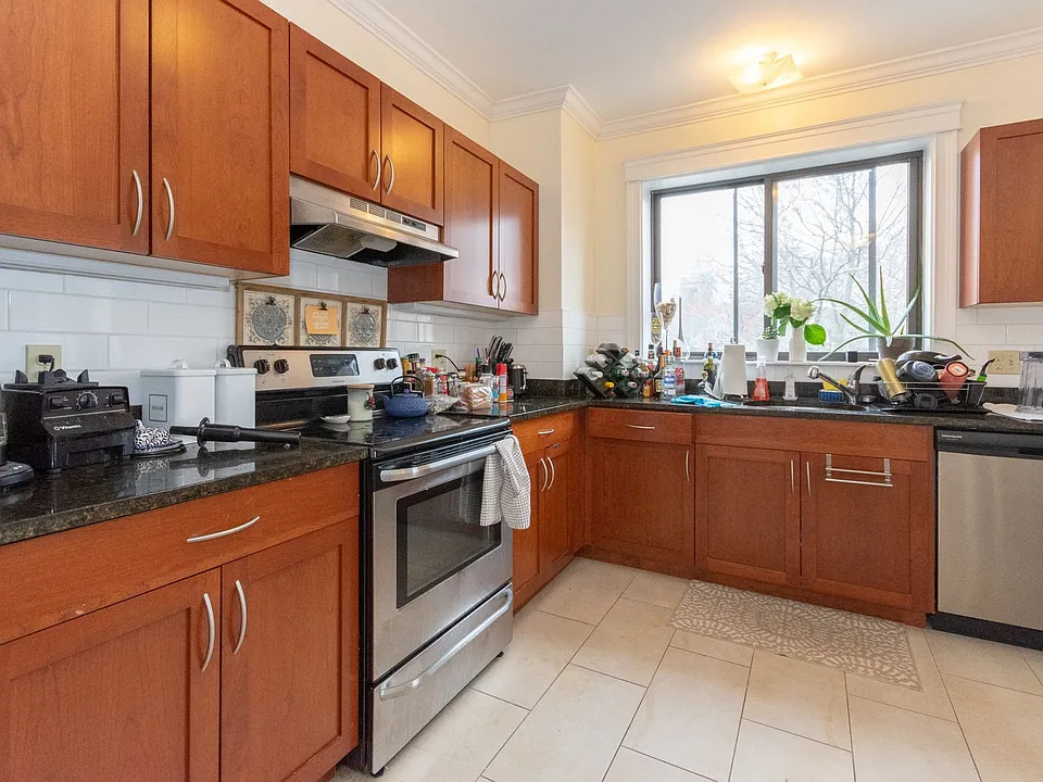 31 Glenville Ave #6