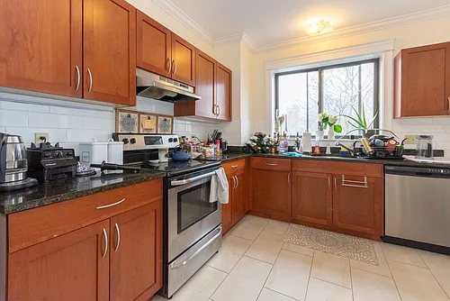 31 Glenville Ave #6 Photo 1