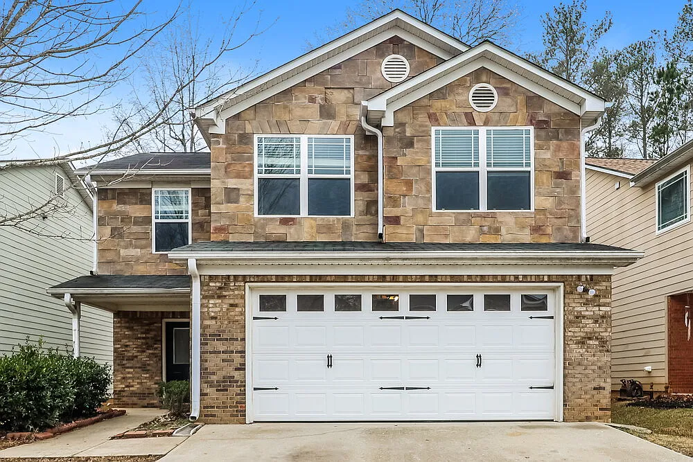 4 bed, 2.5 bath, 1912 sqft, $3,570 — Photo 1