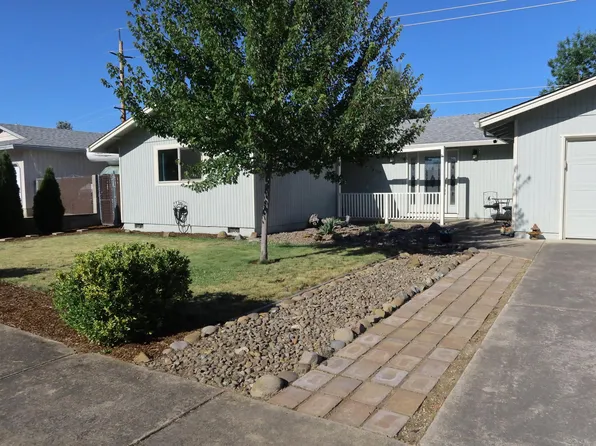 1810 Nancy Ave, Central Pt, OR 97502