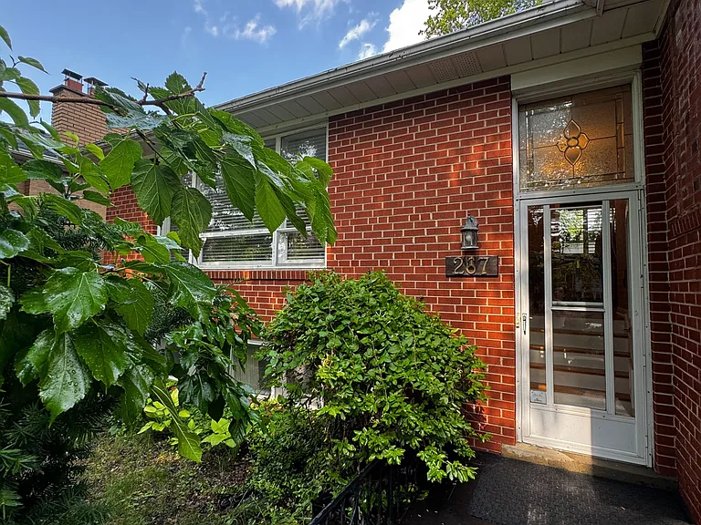 267 Iredale Rd — Photo 3