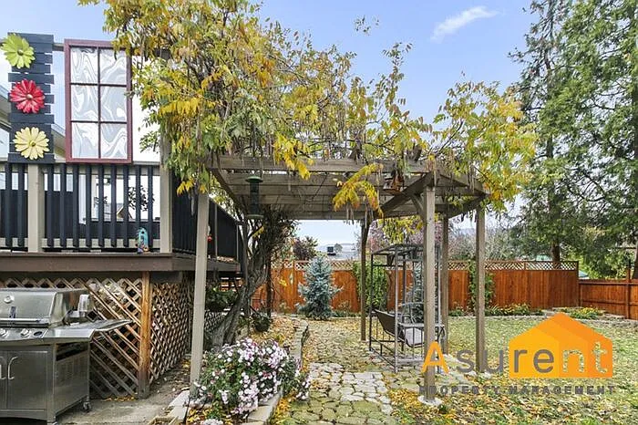 270 Morton St — Photo 18