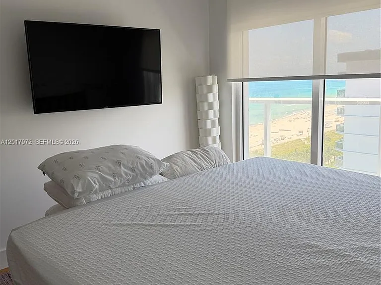 2457 Collins Ave #Penthouse 5 — Photo 10