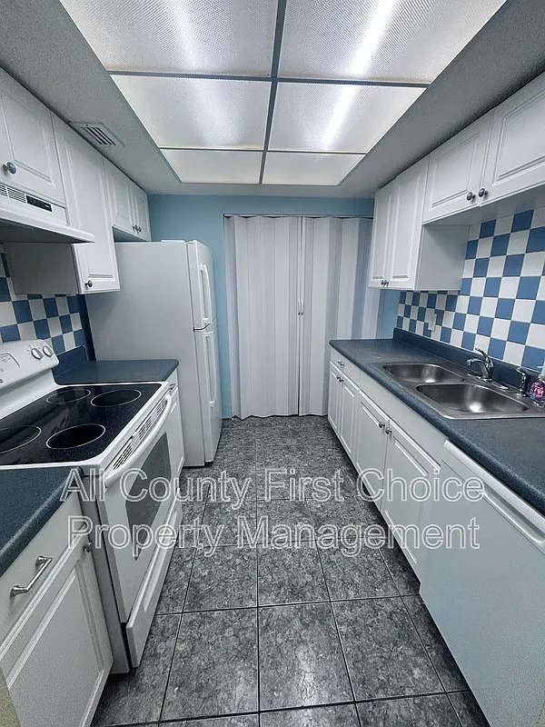 2 bed, 2.0 bath, 1045 sqft, $1,500 — Photo 3