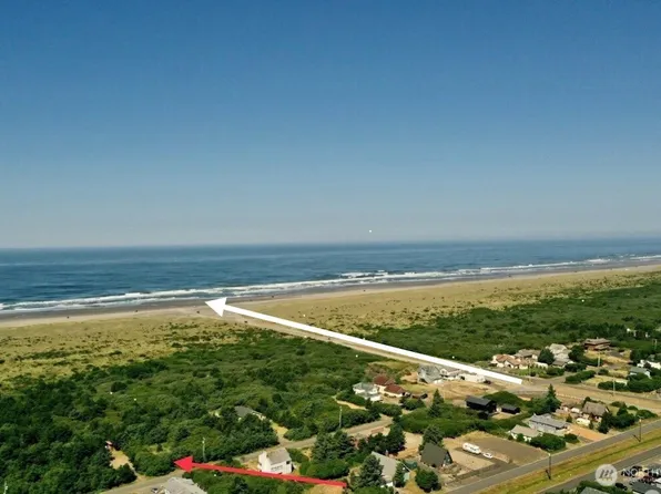 525 Sand Dune Avenue SW, Ocean Shores, WA 98569