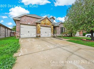 5809 Deck House Rd, Fort Worth, TX 76179