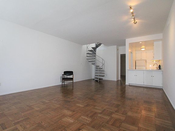 2nd image of 1780 Pacific Ave