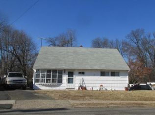 290 Howard Ave, Rochelle Park, NJ 07662