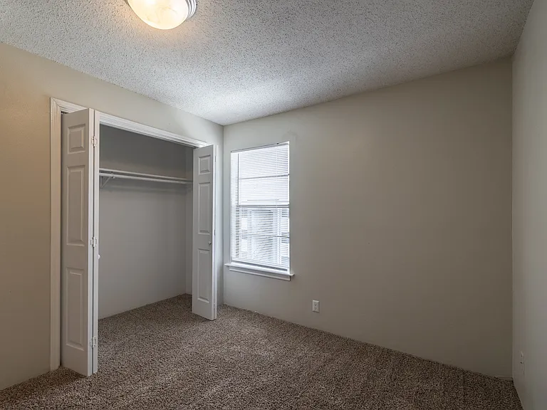 Palisades Park Apartments — Photo 47