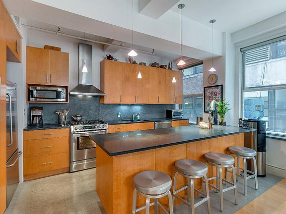 3rd image of 150 W 26th St APT 503