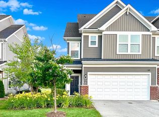 579 Watercress Dr, Aurora, IL 60504