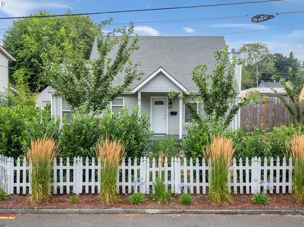 10901 Northeast Broadway, Portland, OR 97220