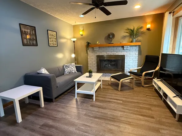 6033 N Crown St, Westland, MI 48185