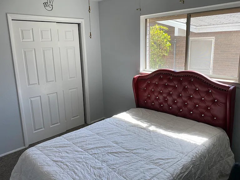 Bastille Ave — Photo 23