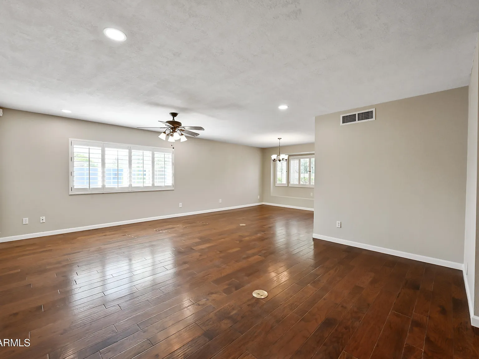 4 bed, 2.5 bath, 2581 sqft, $3,200 — Photo 4