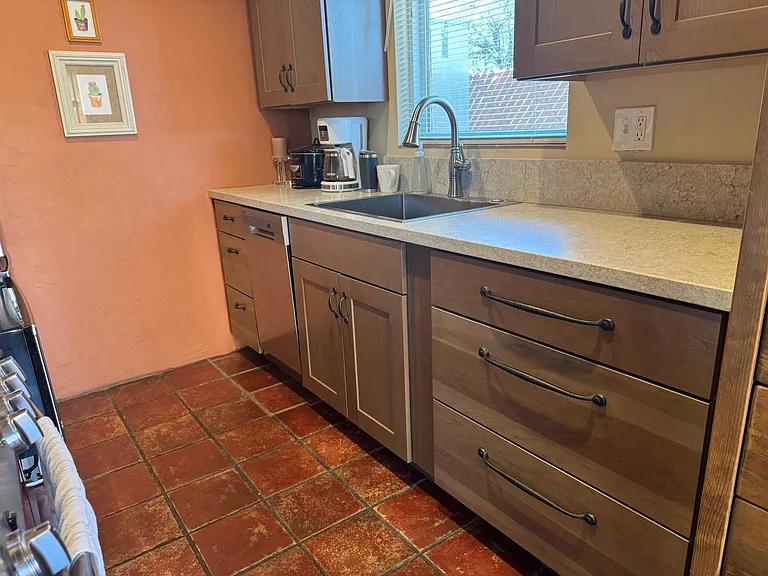 2048 E 6th St #2048 — Photo 9