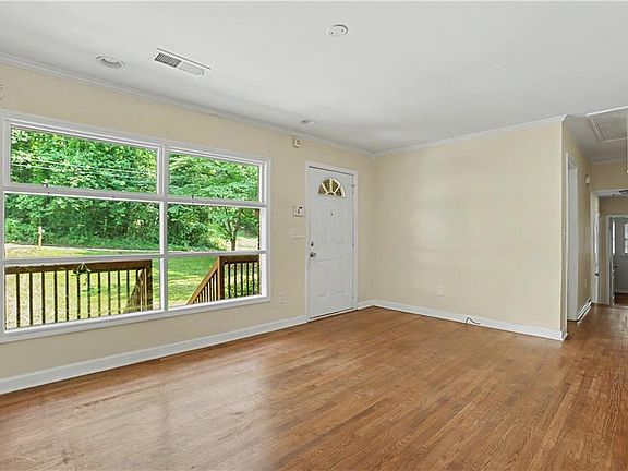 4th image of 1656 Rockcliff Pl SE