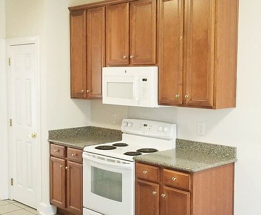 4th image of 129 Melanie Ln