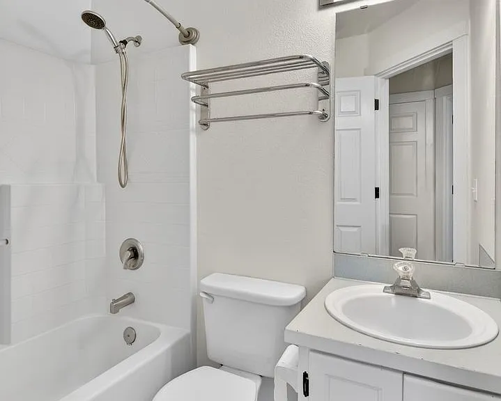 1574 SE Nylace Ln — Photo 38