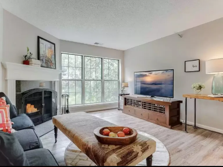 6010 Chasewood Pkwy #203 — Photo 1
