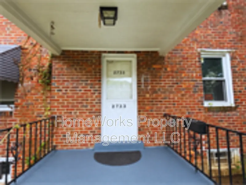 3 bed, 1.5 bath, 1140 sqft, $1,649 — Photo 1