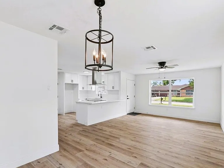 9623 Seeker St — Photo 7