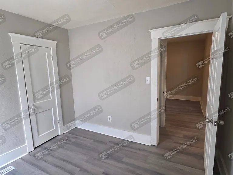 7210 Rivard Ave — Photo 5