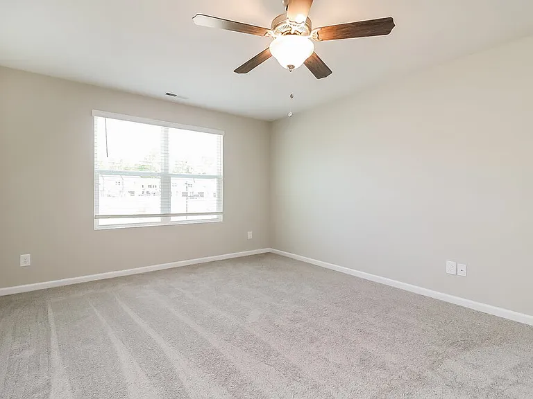 642 Wendell Falls Pkwy — Photo 11