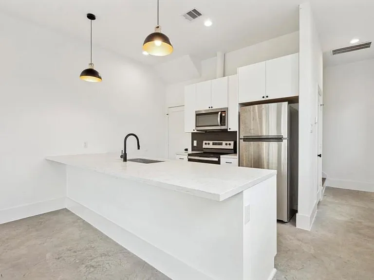316 N Everton St #C — Photo 3