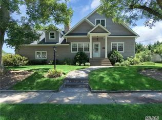 30 Cherry St, Glen Head, NY 11545