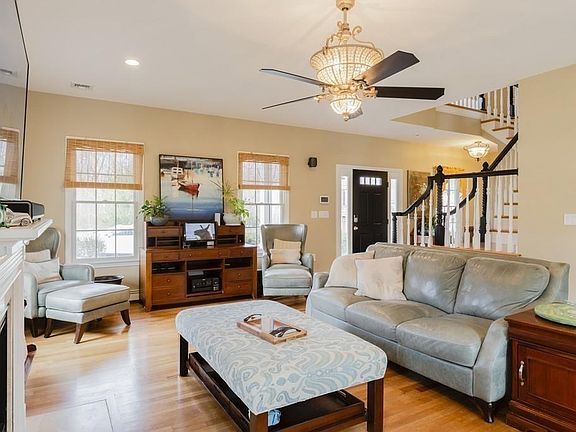 4th image of 31 Autumn Ln