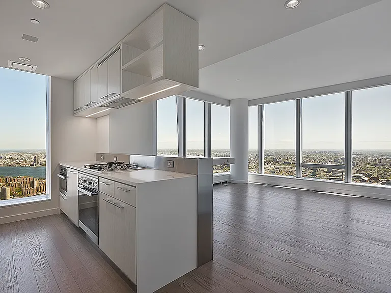 1 Manhattan Sq #76F — Photo 9