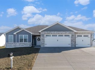 116 Walnut Hill Ct, Washington, MO 63090