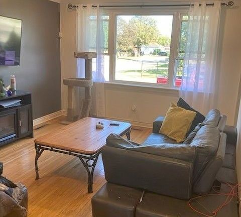 2nd image of 110 Howard Ave