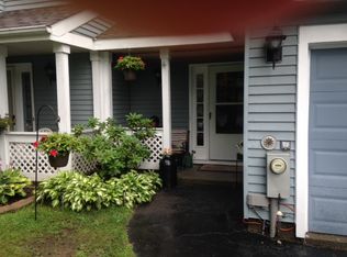 3 Stoney Creek Dr, Clifton Park, NY 12065