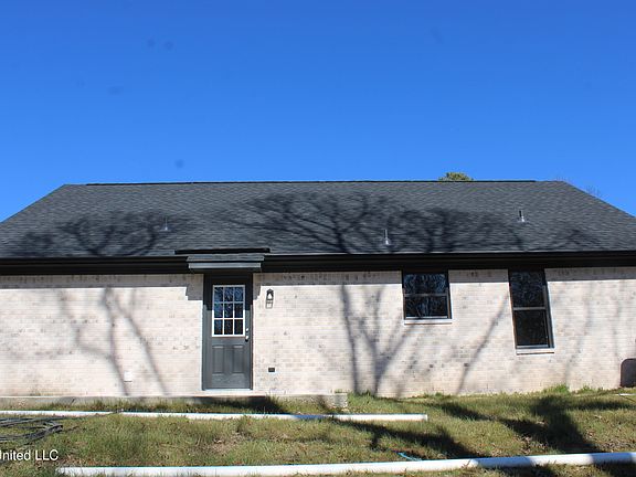 4th image of 3775 Hernando Rd