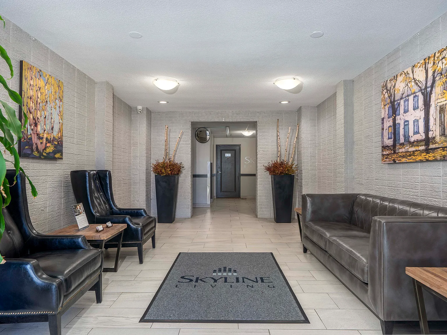 Claire Oak Apartments — Photo 3
