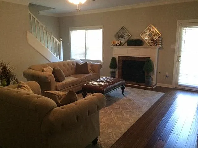 5 bed, 3.5 bath, 3200 sqft, $2,795 — Photo 3