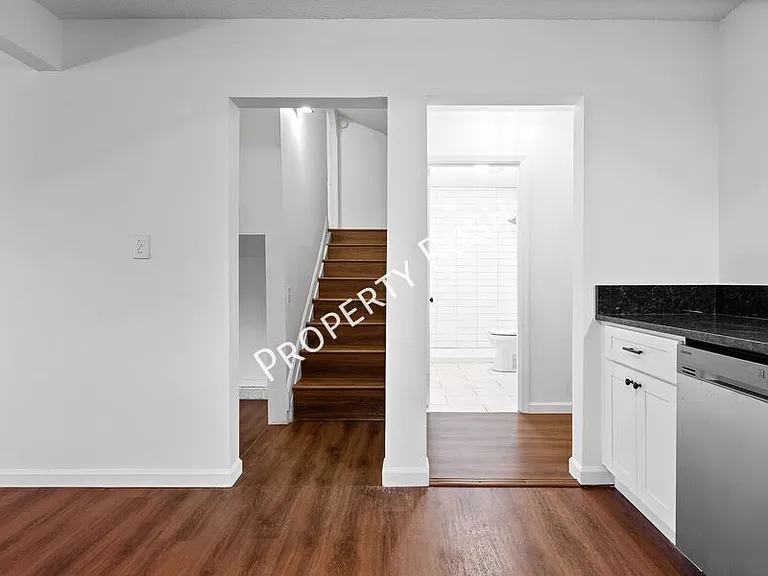 3404 Frawley St — Photo 17