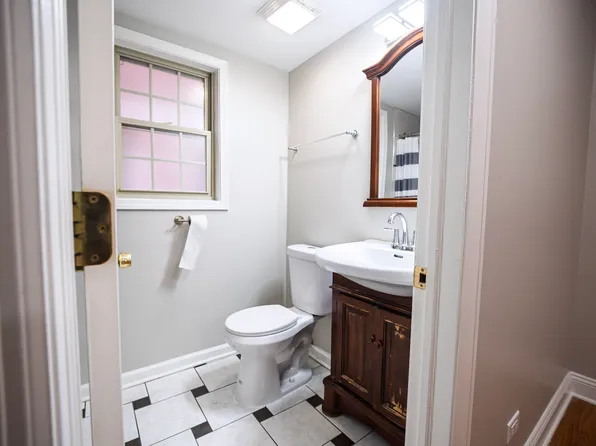 5057 W 32nd Pl, Cicero, IL 60804