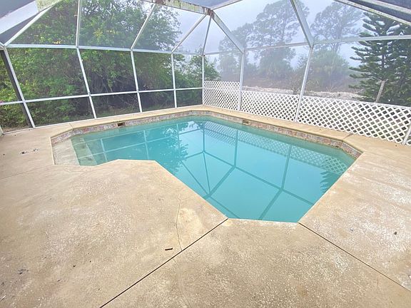 2nd image of 360 Charwood Ave S