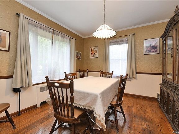 4th image of 56-20 203rd St