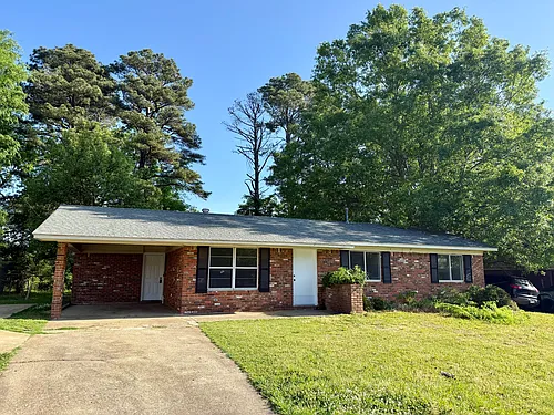 930 Bickerstaff St Photo 1